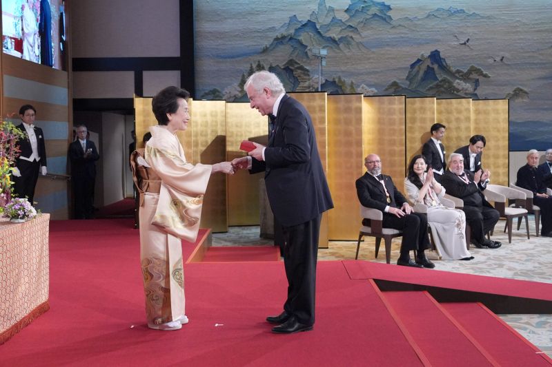 Verleihung Praemium Imperiale durch Prinzessin Hitachi an András Schiff (Foto: © The Japan Art Association / The Snakei Shimbun)