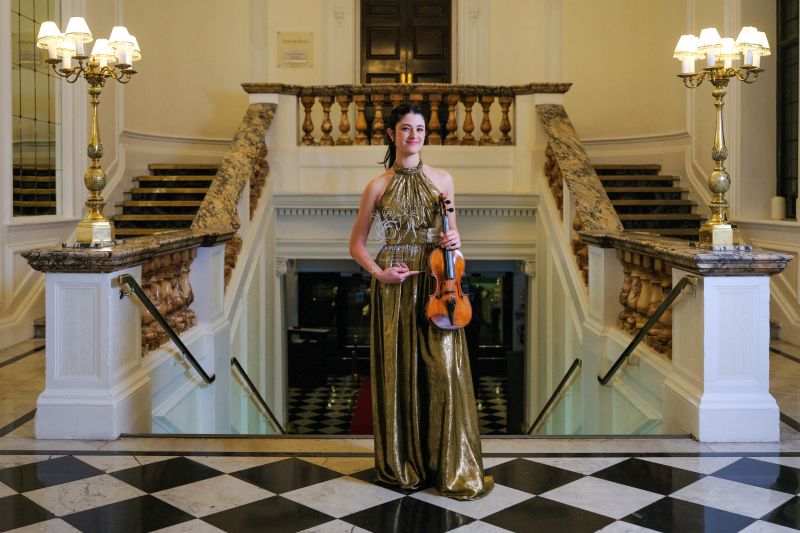 María Dueñas erhält Gramophone Award 2025 (Foto: © Colin Miller)